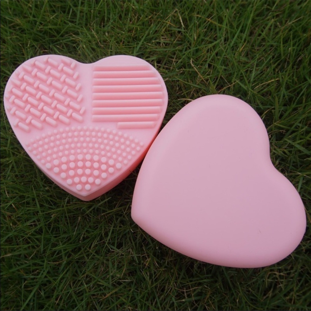 Silicone make up brush cleaner in fushia pink ! - Picture 6 of 7